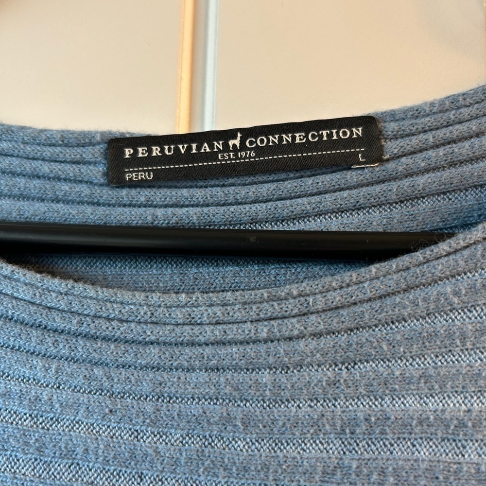 Peruvian Collection sweater - Picture 2 of 4